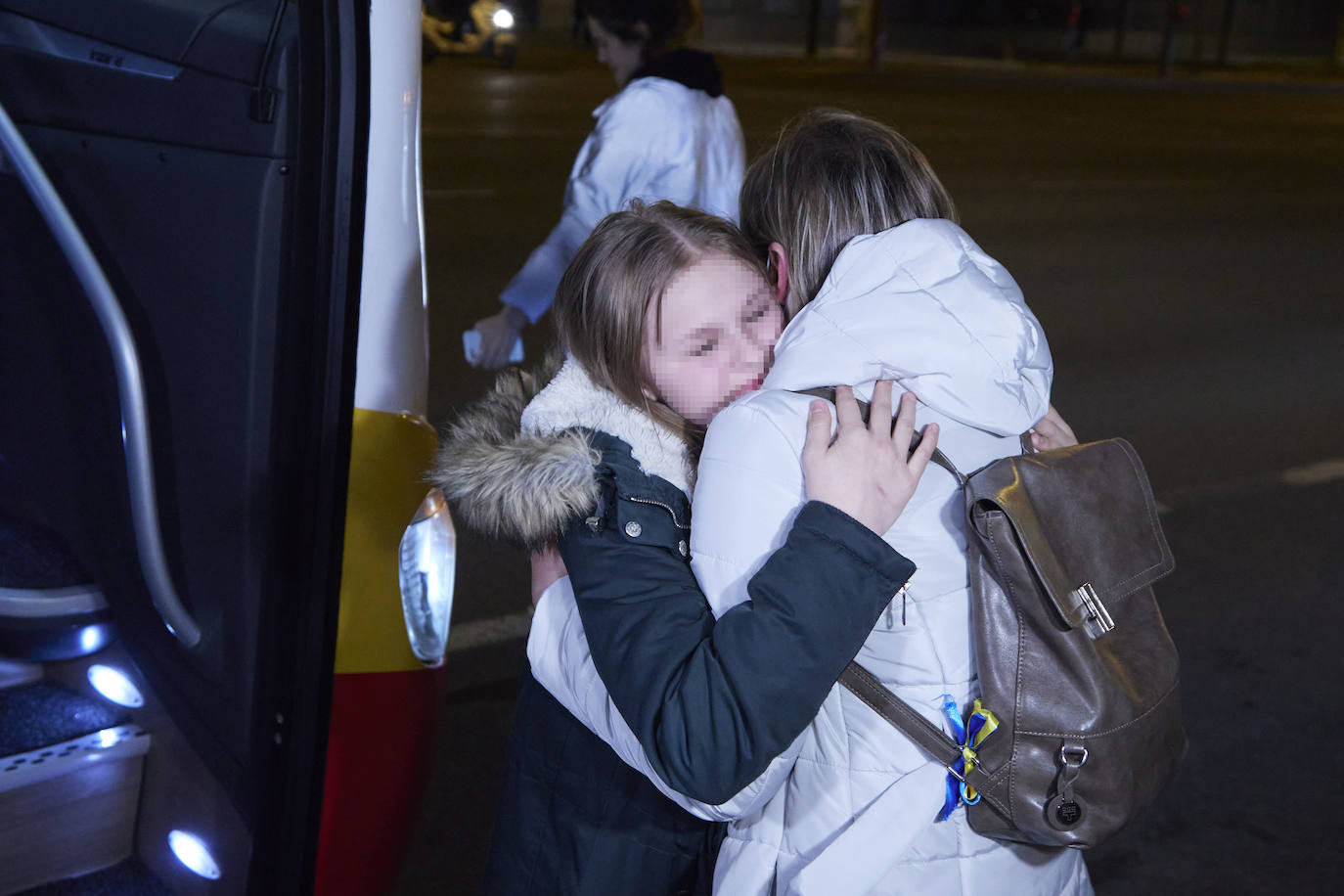 Las conmovedoras imágenes de la llegada de los refugiados ucranianos a Sevilla