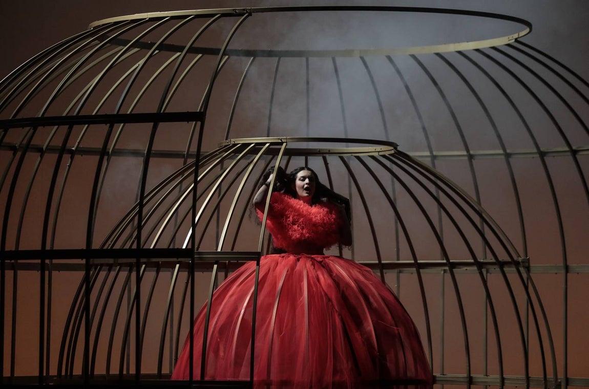 Ensayo general de la ópera 'La mujer tigre', en el teatro Lope de Vega. RAÚL DOBLADO
