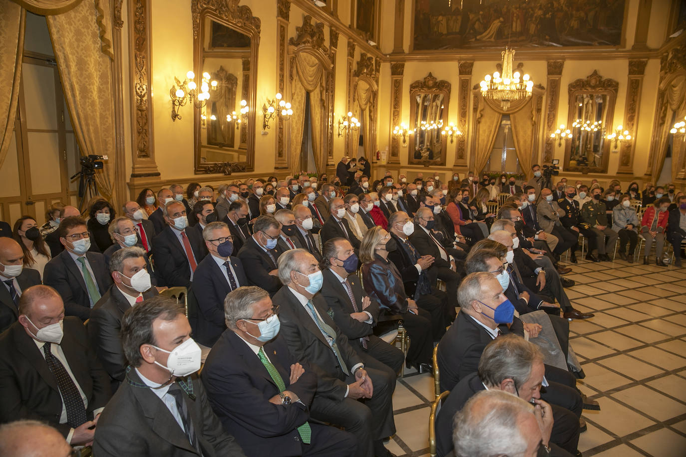 La toma de posesión de la nueva presidenta de los médicos de Córdoba, en imágenes