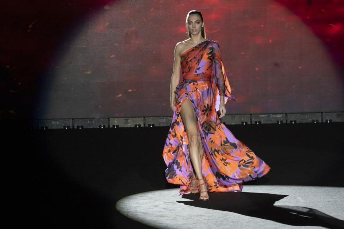 Hannibal Laguna pinta de mucho color la pasarela