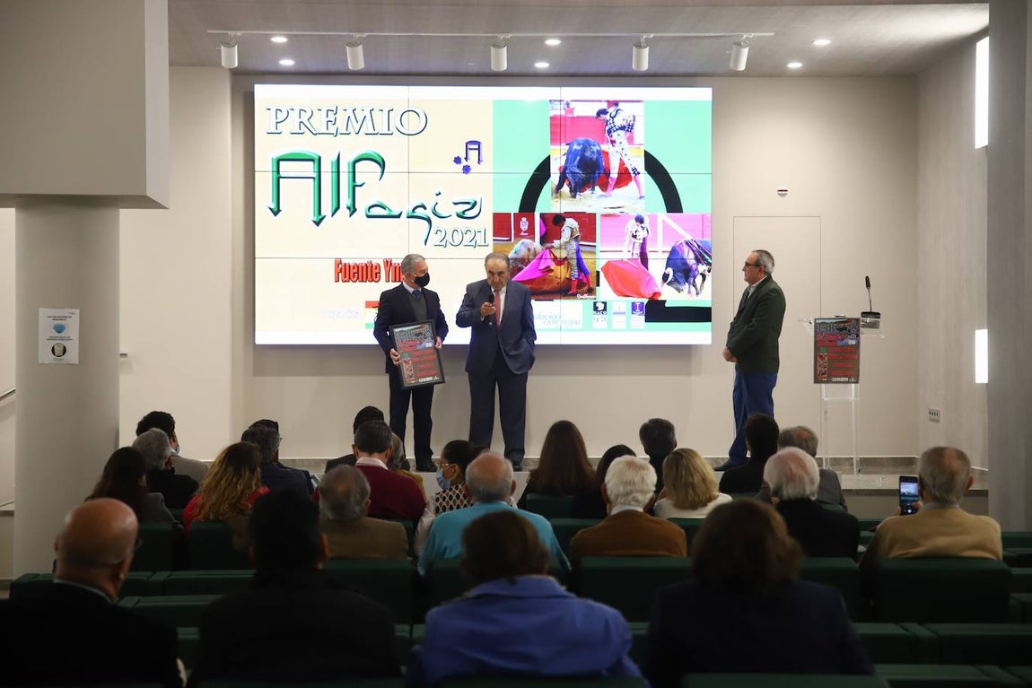 La entrega de los premios taurinos Alfayiz en Córdoba, en imágenes