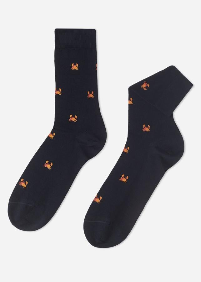 Calzedonia - Regalos para acertar en el Día del Padre. Calcetines cortos de hombre en hilo de Escocia con estampado marinero, de Calzedonia. Precio: C.P.V.
