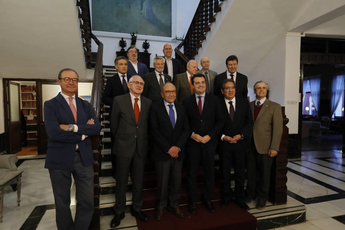 La conferencia del alcalde de Córdoba en el Foro Amador Jover, en imágenes