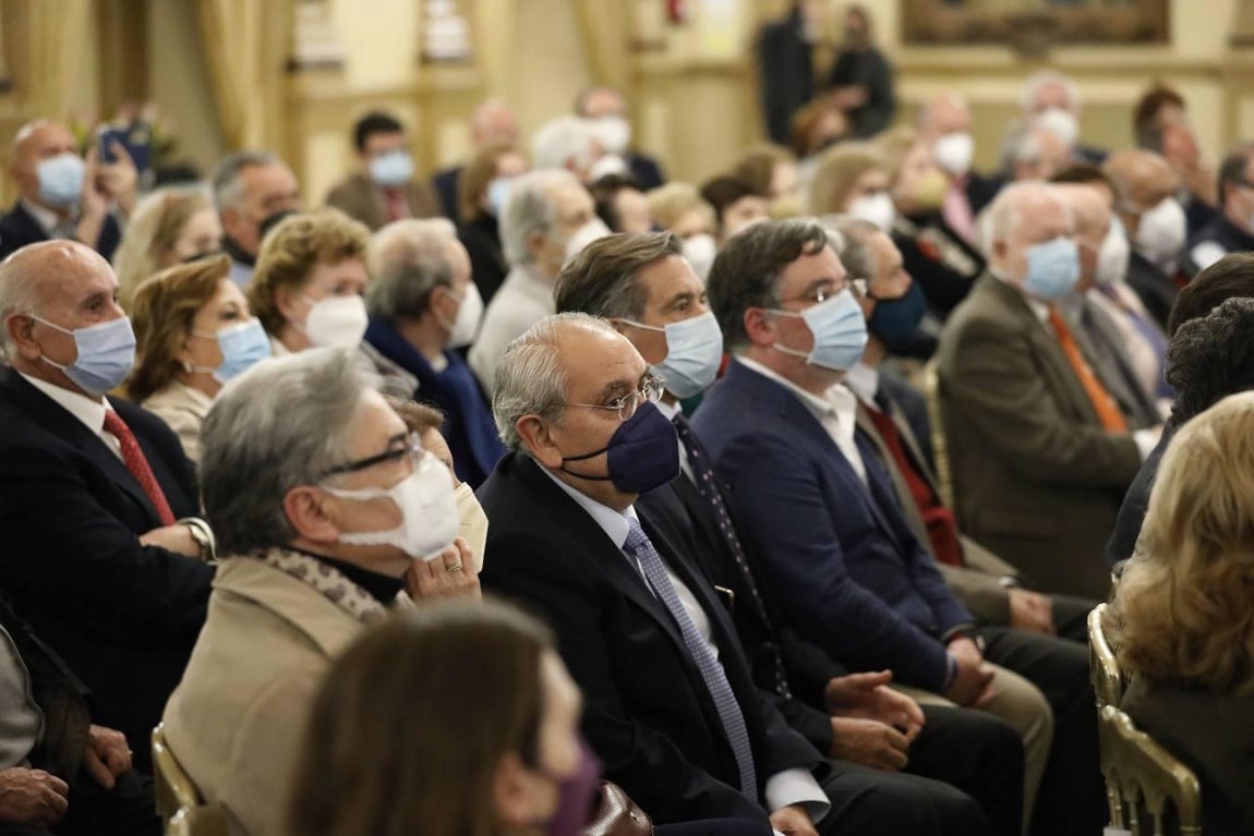 La conferencia del alcalde de Córdoba en el Foro Amador Jover, en imágenes