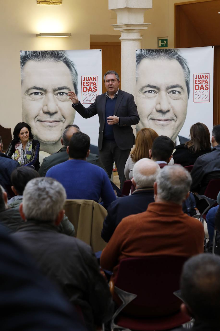 El encuentro de Juan Espadas con militantes del PSOE en Córdoba, en imágenes