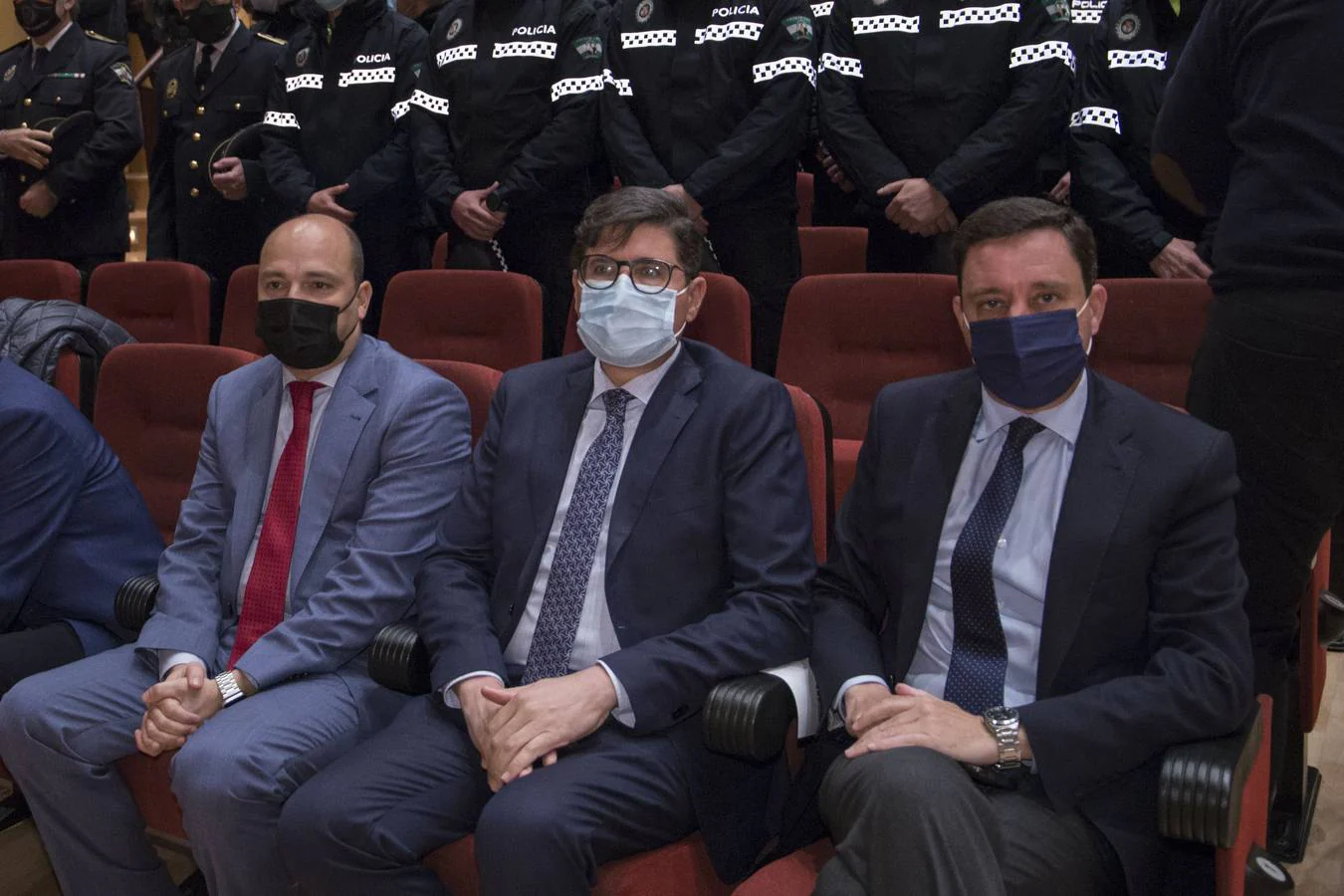Los nuevos policías locales de Sevilla toman posesión de su cargo