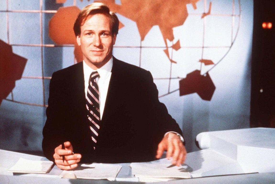 Al filo de la noticia (1987). William Hurt se convirtió definitivamente en un icono sexual como presentador de informativos en esta película con dirección y guion de James L. Brooks. Le acompañaban en esta comedia romántica Holly Hunter y Albert Brooks. Por este papel, un periodista recién llegado a una nueva redacción, Hurt recibió su tercera nominación al Oscar (la segunda, un añó antes, por 'Hijos de un dios menor').