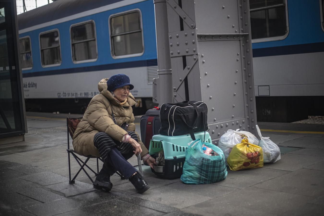 Una refugiada ucraniana llega a Praga. 