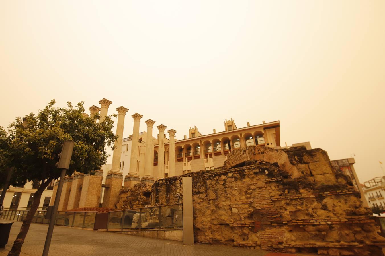 El cielo con calima de Córdoba, en imágenes