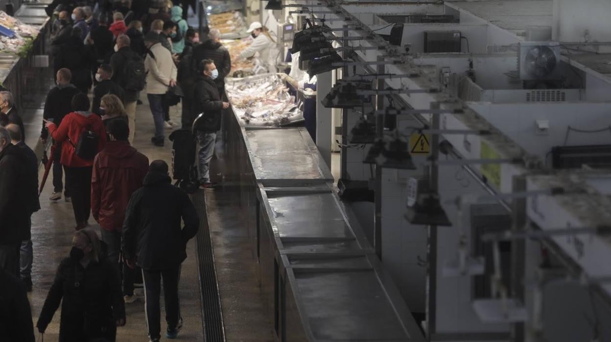 Fotos: El mercado de abastos de Cádiz en la huelga de transportes