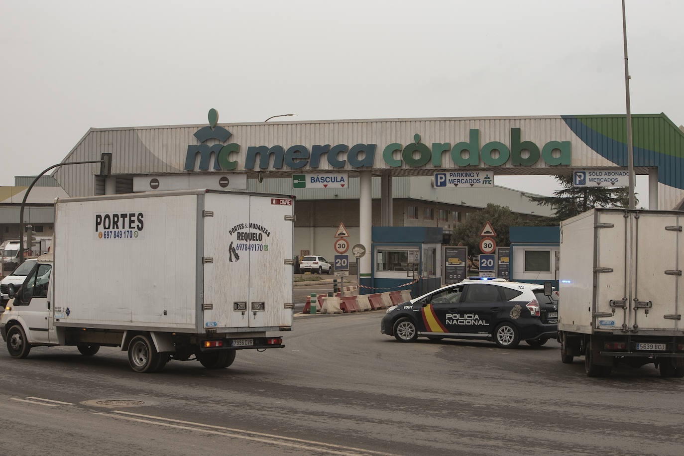 La huelga de transportes en Córdoba, en imágenes