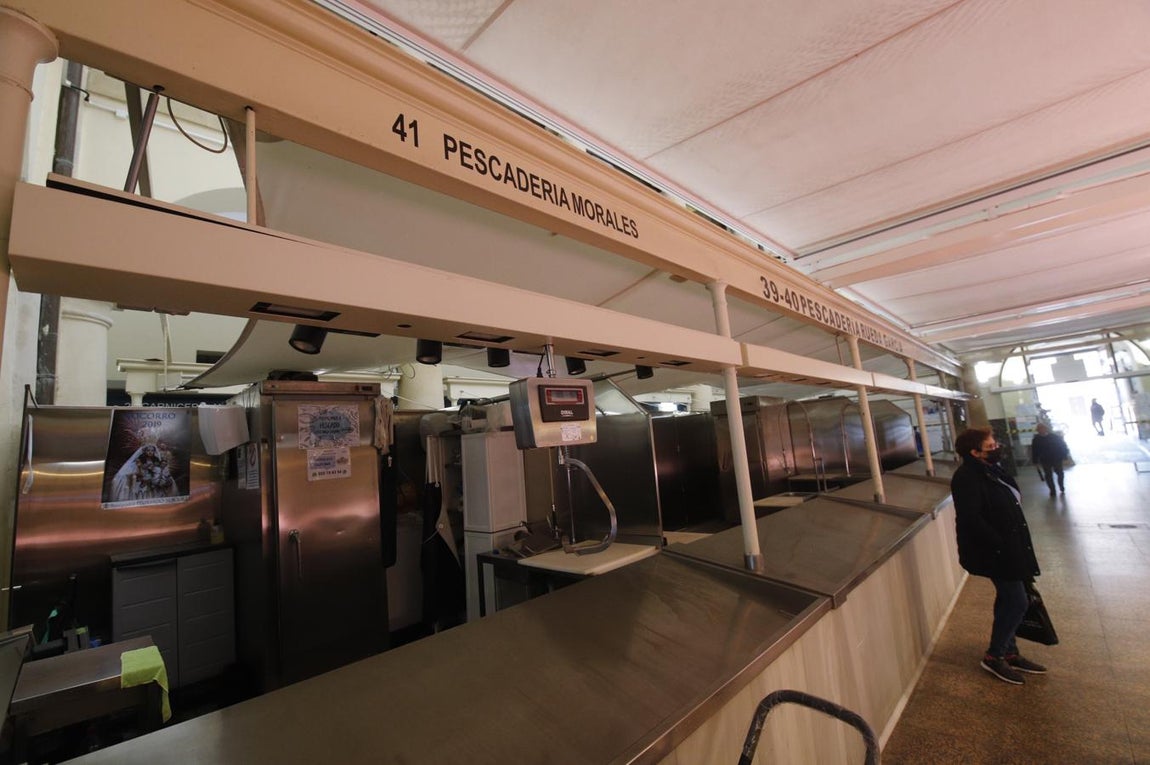 Huelga transporte | La situación en las pescaderías de Córdoba, en imágenes