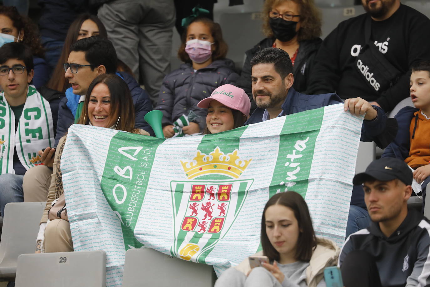 El ambiente en las gradas en el Córdoba CF - San Roque, en imágenes