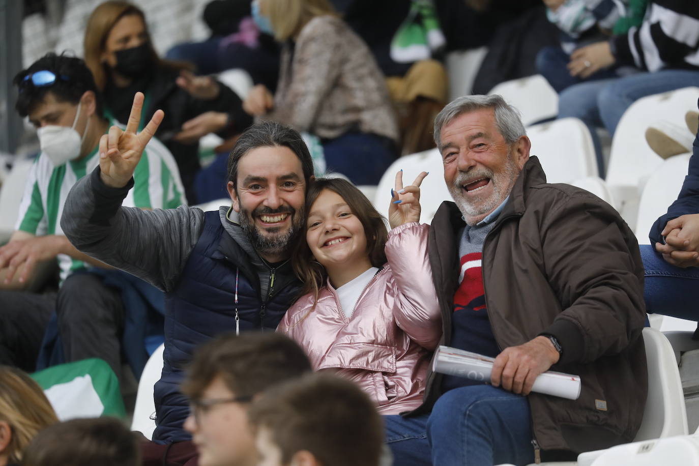 El ambiente en las gradas en el Córdoba CF - San Roque, en imágenes