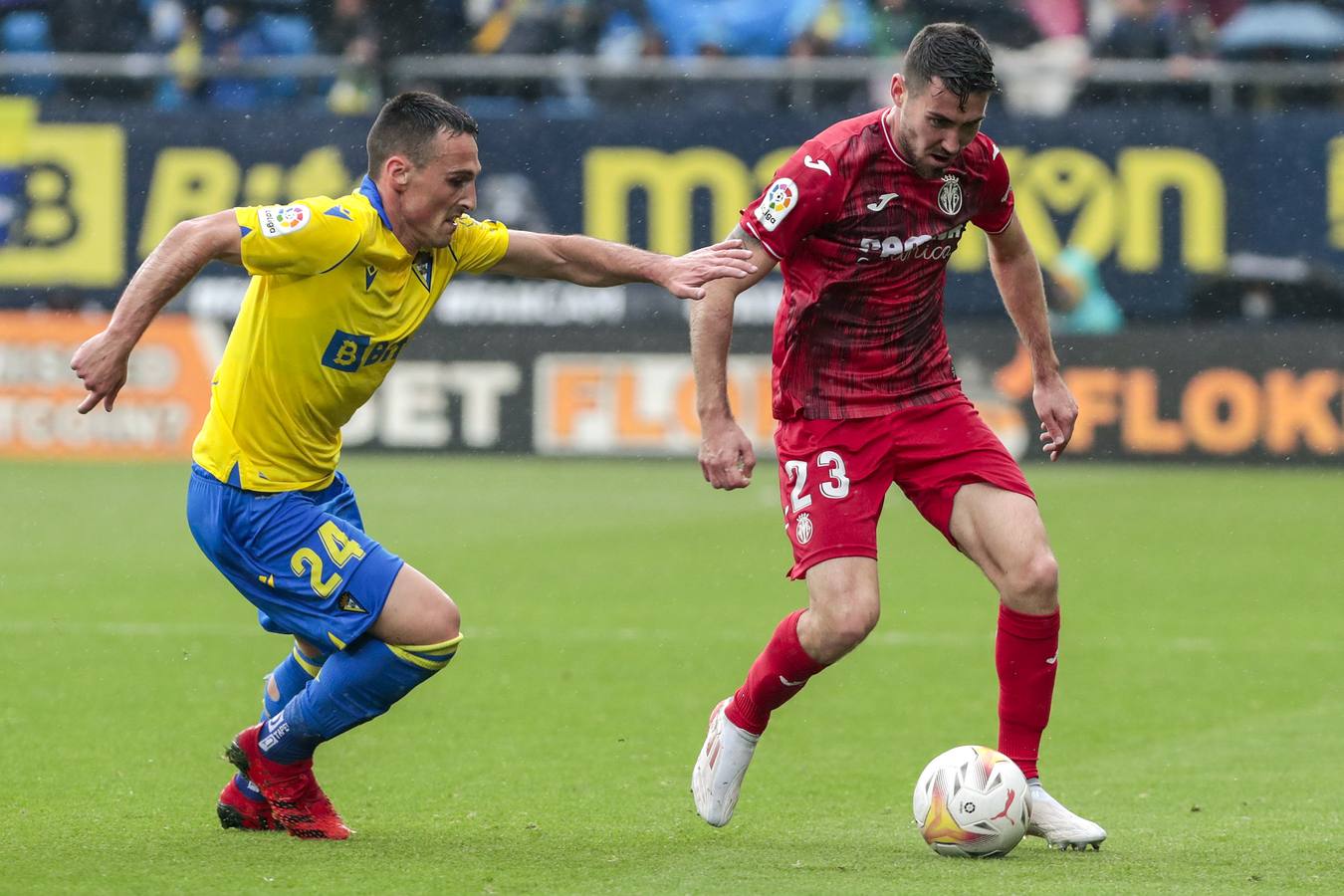 Fotos: Cádiz - Villarreal en el antiguo Carranza