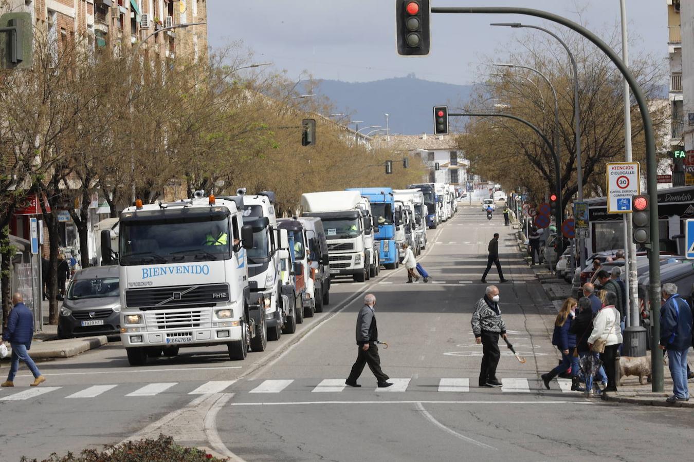 La protesta de los camioneros por el Centro de Córdoba, en imágenes