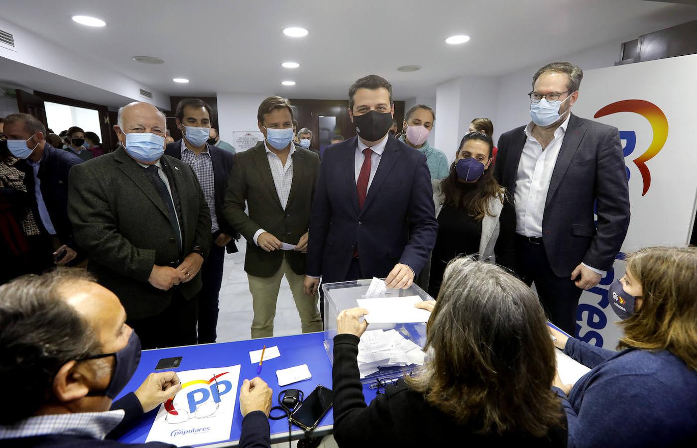 Las votaciones de las primarias del PP de Córdoba, en imágenes