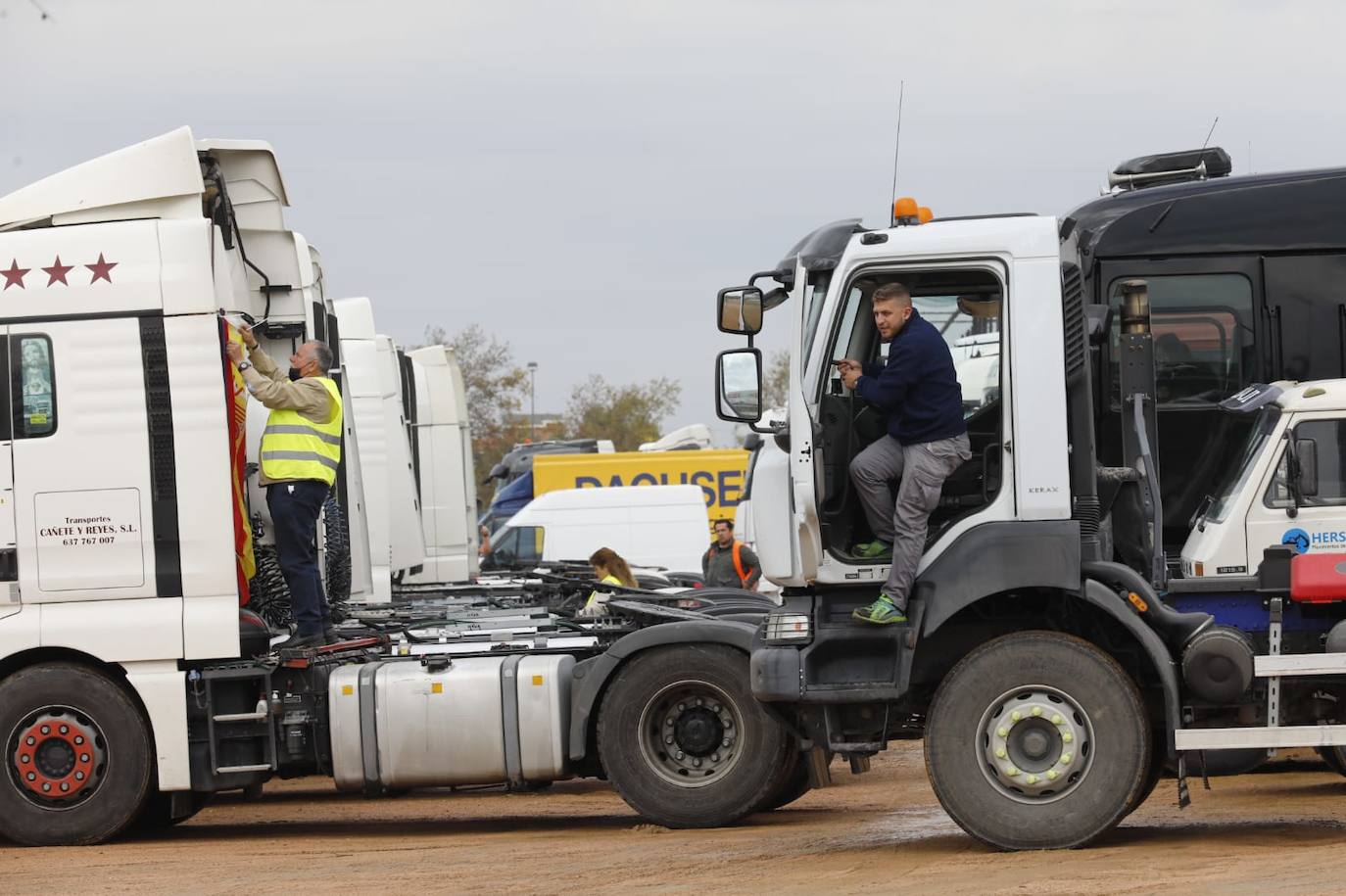 El inicio de la protesta de los camioneros en Córdoba, en imágenes