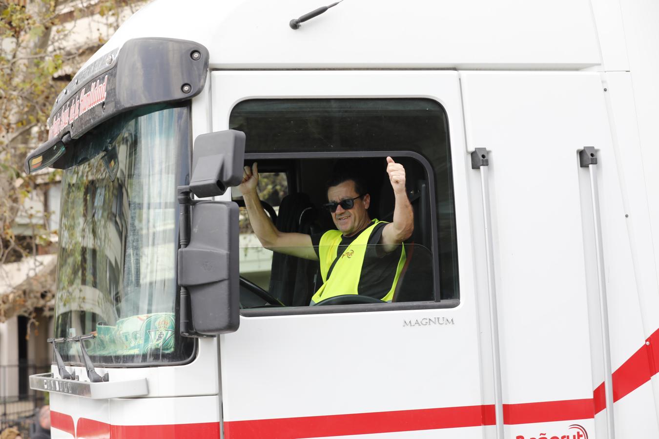 La protesta de los camioneros por el Centro de Córdoba, en imágenes