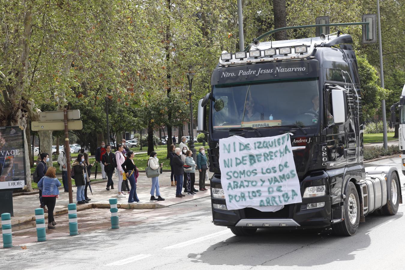 La protesta de los camioneros por el Centro de Córdoba, en imágenes