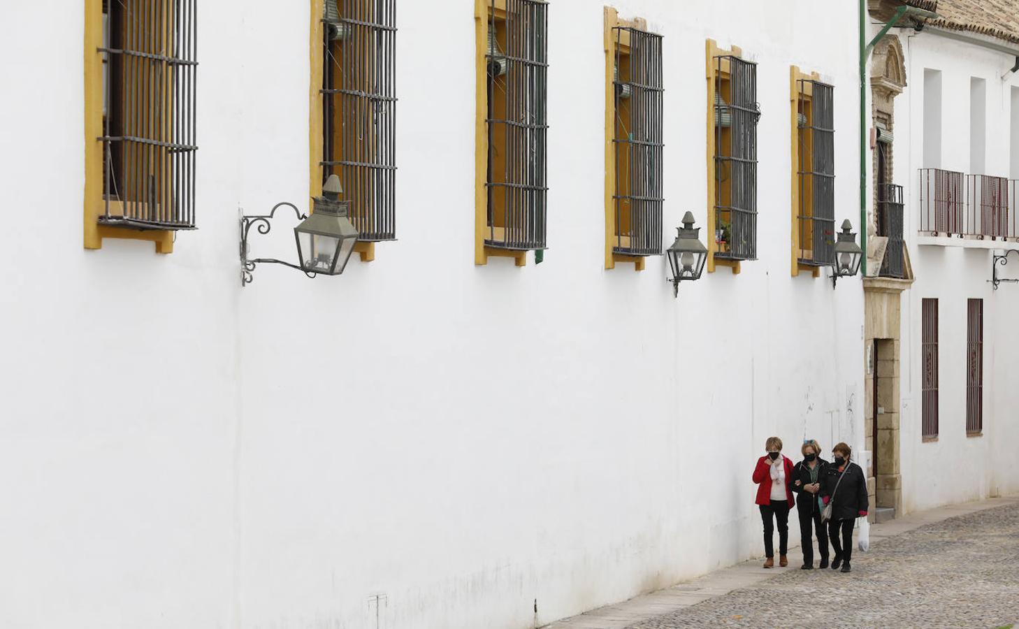 En imágenes, el aspecto de la plaza de Capuchinos de Córdoba sin cables