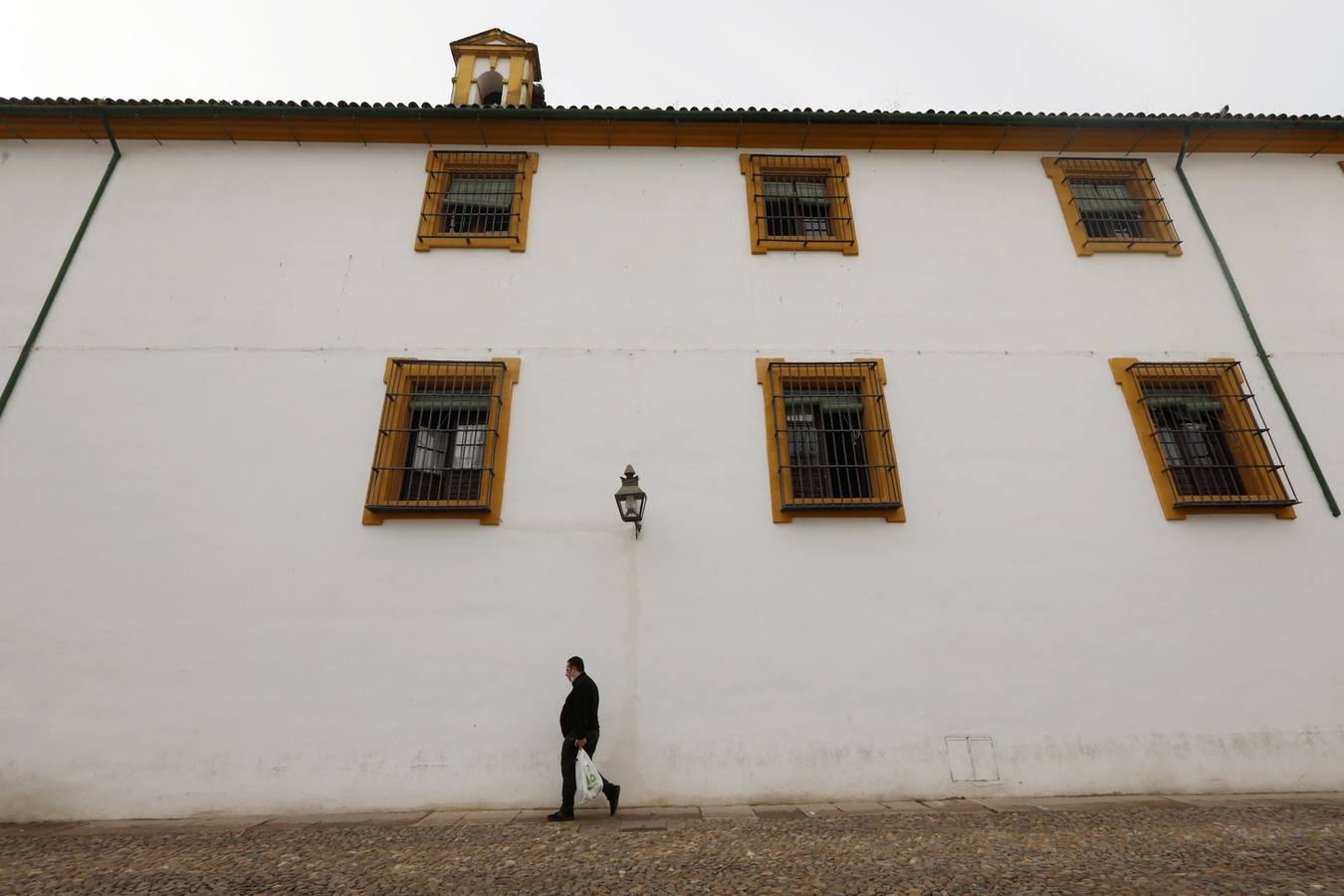 En imágenes, el aspecto de la plaza de Capuchinos de Córdoba sin cables