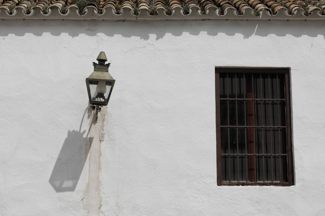 En imágenes, el aspecto de la plaza de Capuchinos de Córdoba sin cables