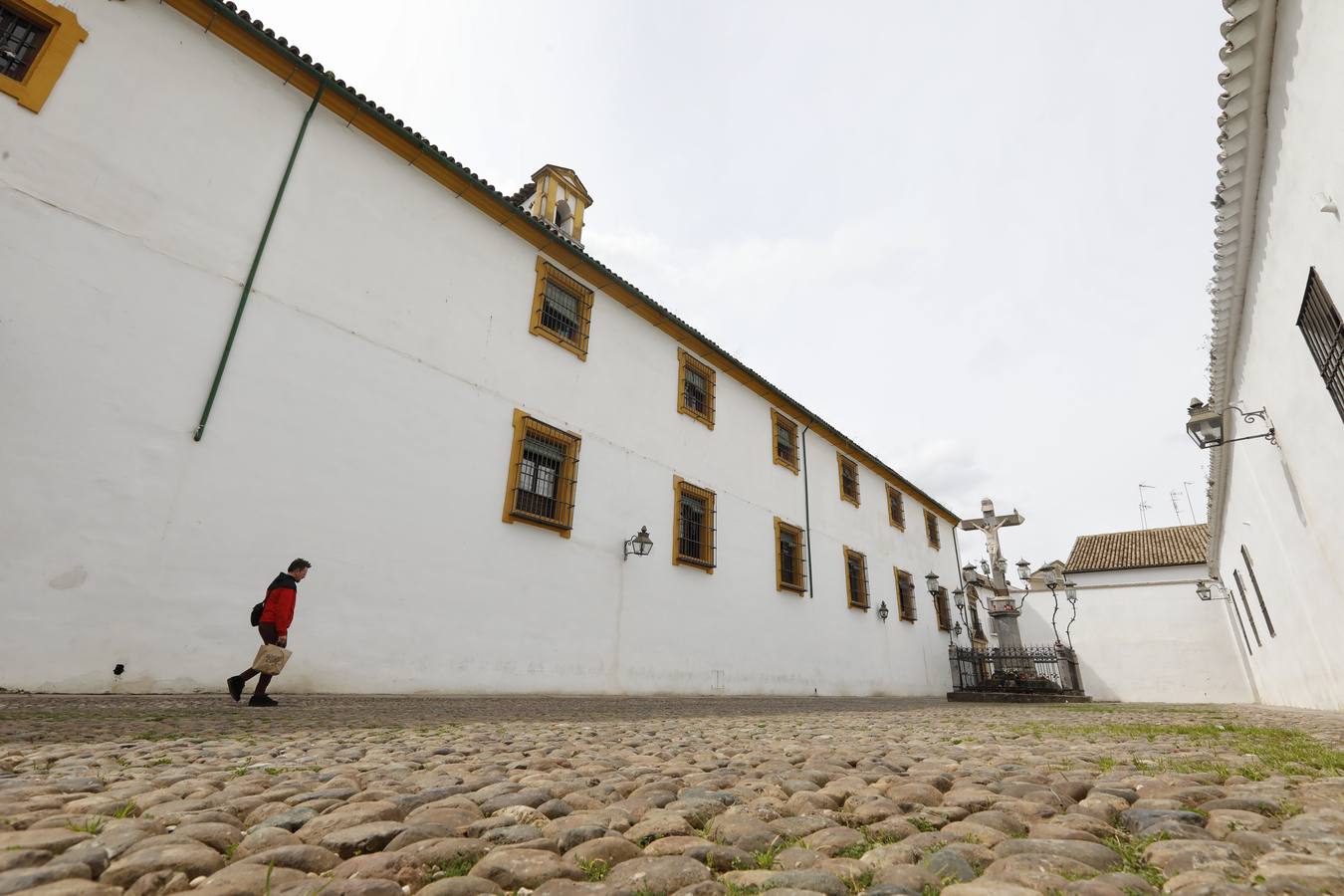 En imágenes, el aspecto de la plaza de Capuchinos de Córdoba sin cables