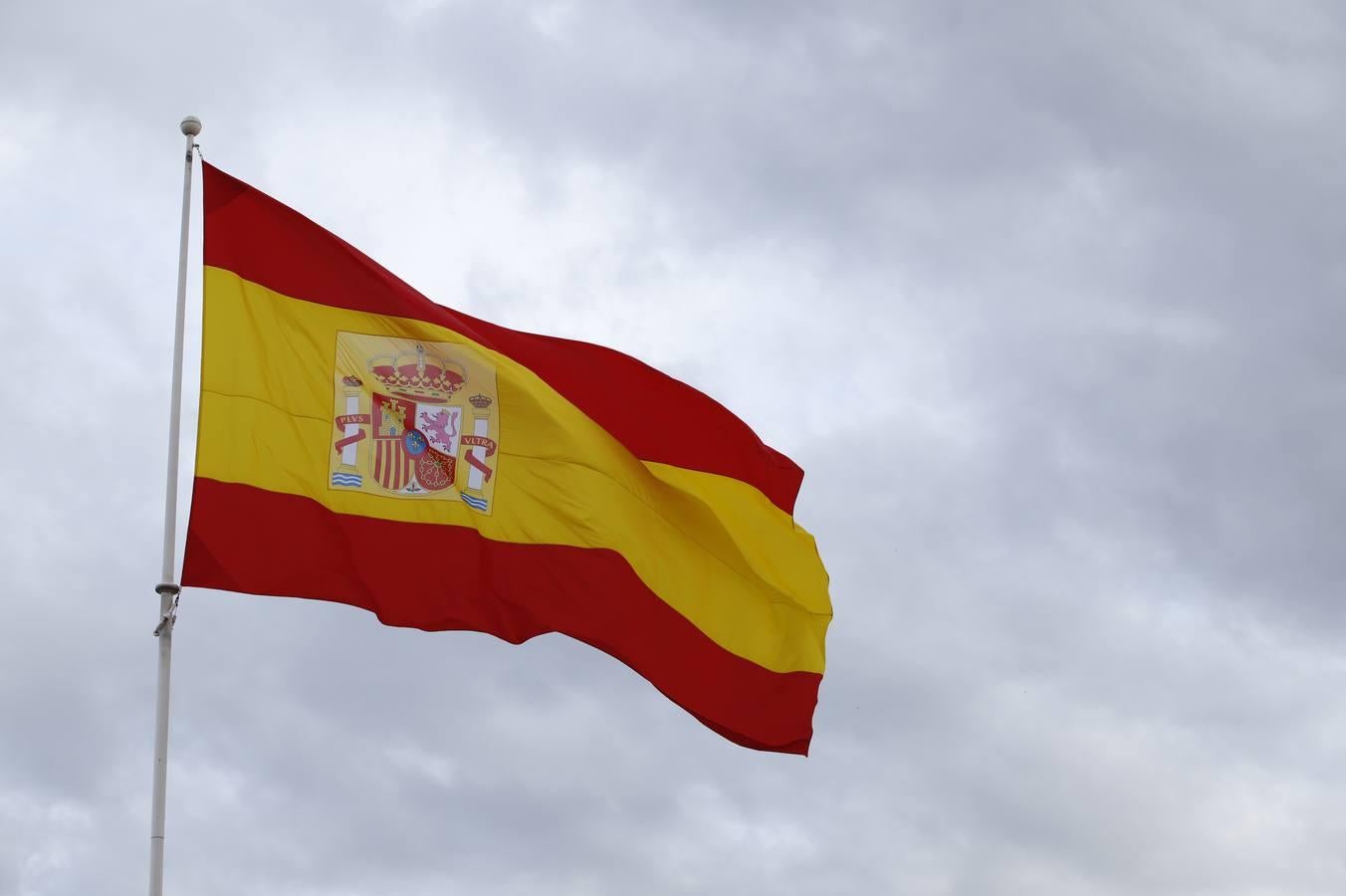 El izado de la bandera de España en Córdoba, en imágenes