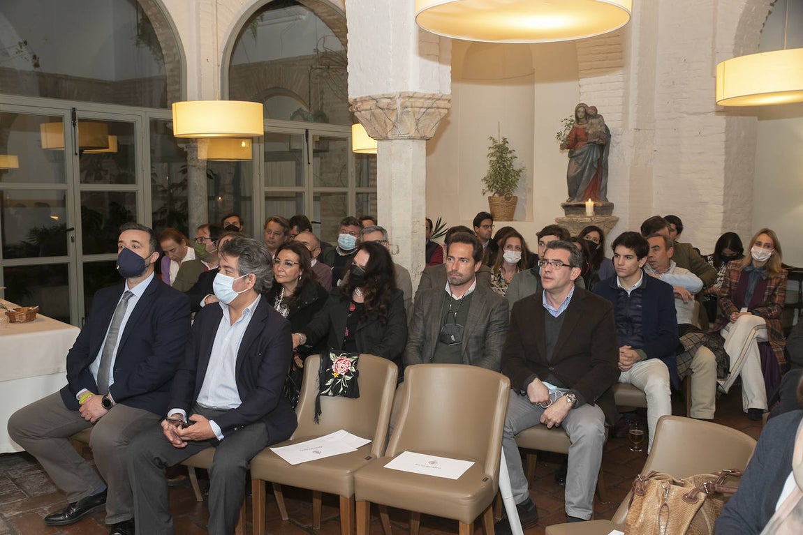 El coloquio del torero Juan Ortega en la Ermita de la Candelaria de Córdoba, en imágenes