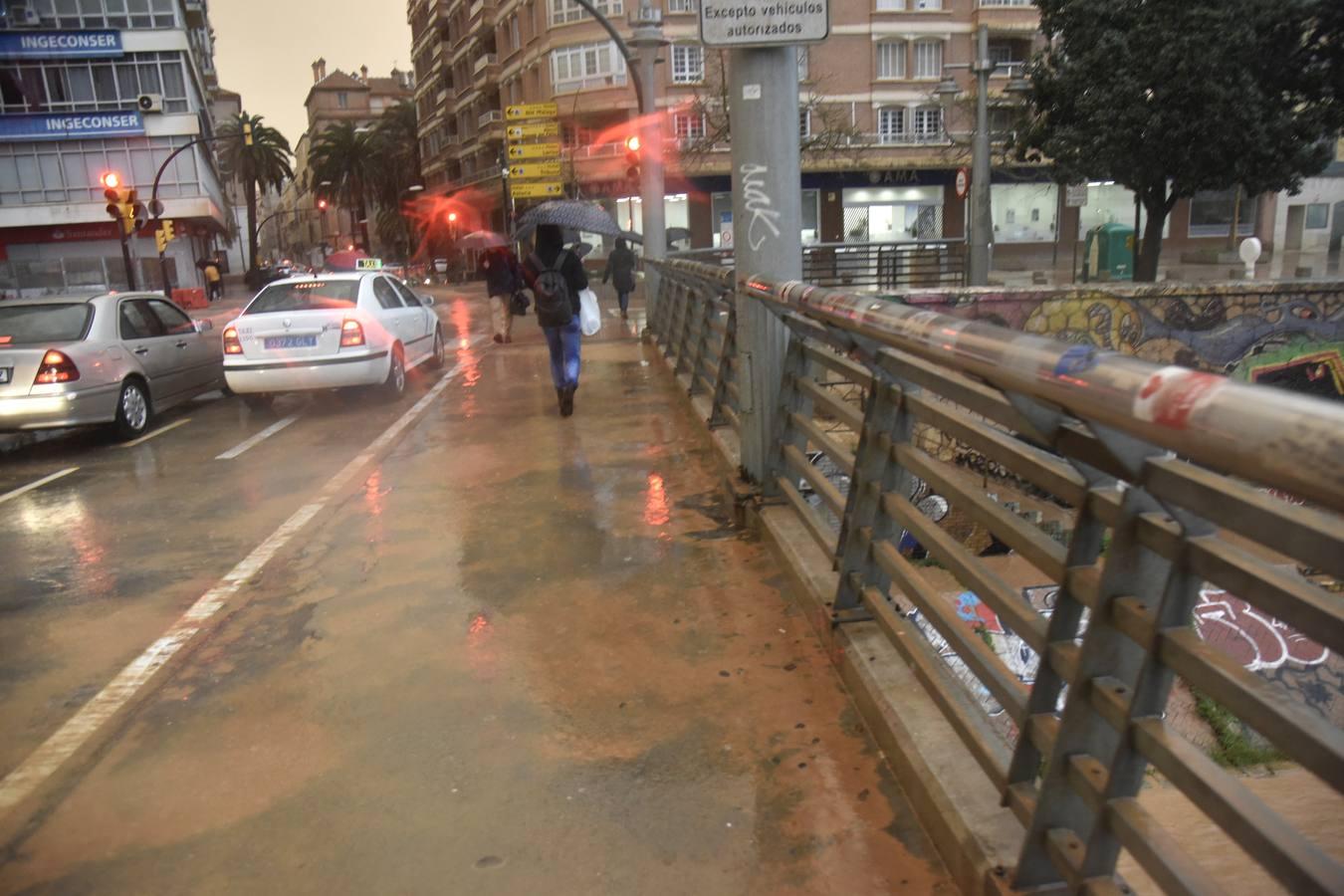 En imágenes, así ha quedado Málaga tras horas de lluvia de barro por la calima