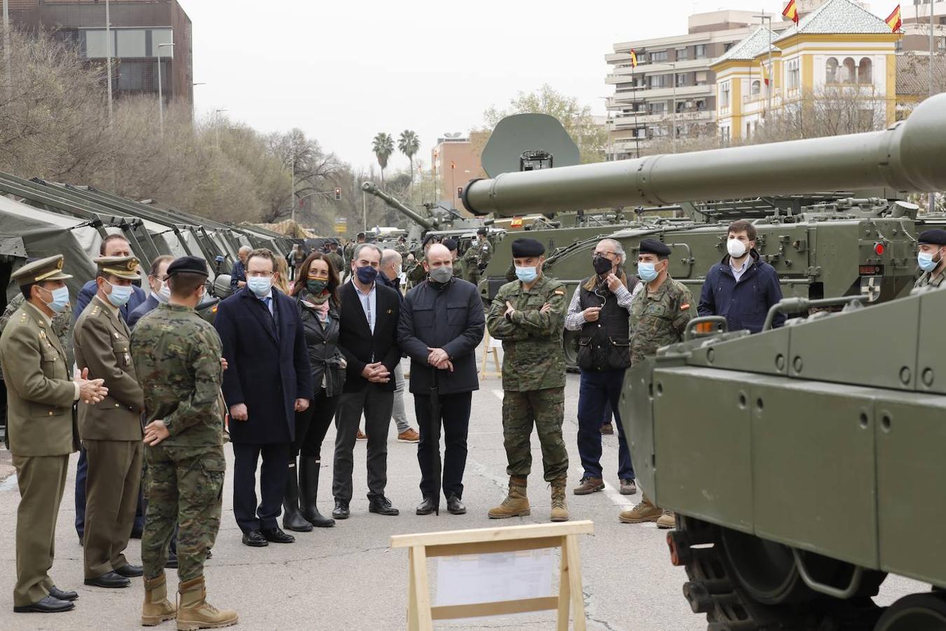 La espectacular exposición militar en Córdoba de las Unidades Acorazadas de la Bri X, en imágenes