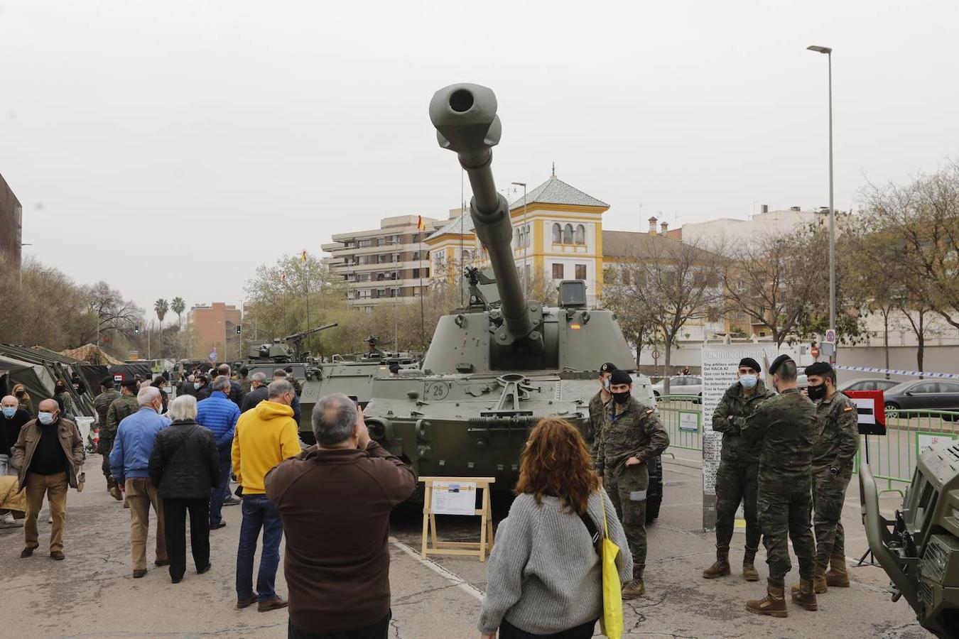 La espectacular exposición militar en Córdoba de las Unidades Acorazadas de la Bri X, en imágenes