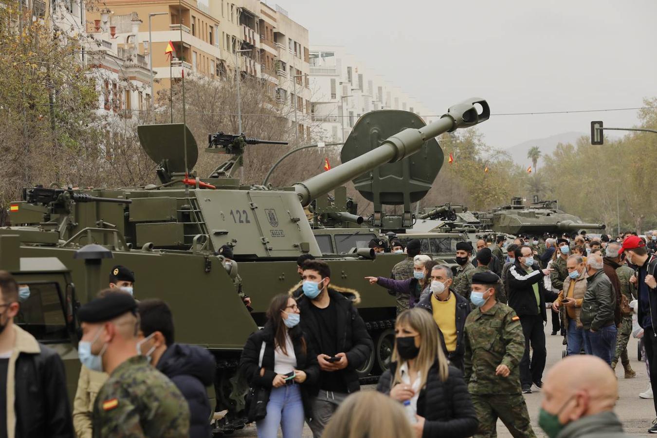 La espectacular exposición militar en Córdoba de las Unidades Acorazadas de la Bri X, en imágenes