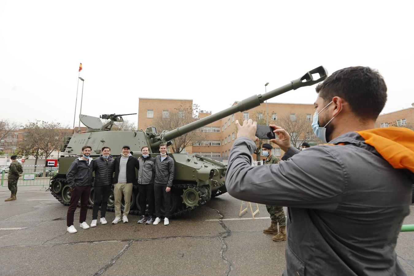 La espectacular exposición militar en Córdoba de las Unidades Acorazadas de la Bri X, en imágenes