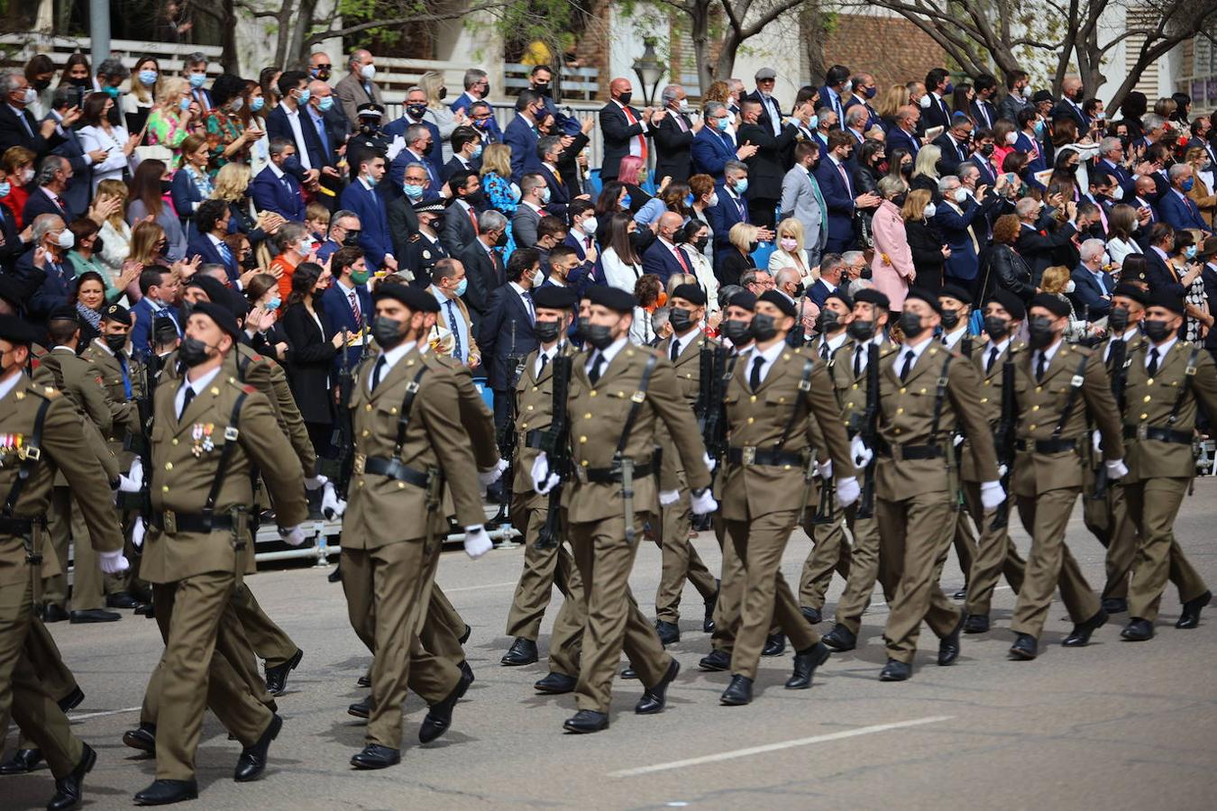 La solemne jura civil de bandera en Córdoba, en imágenes