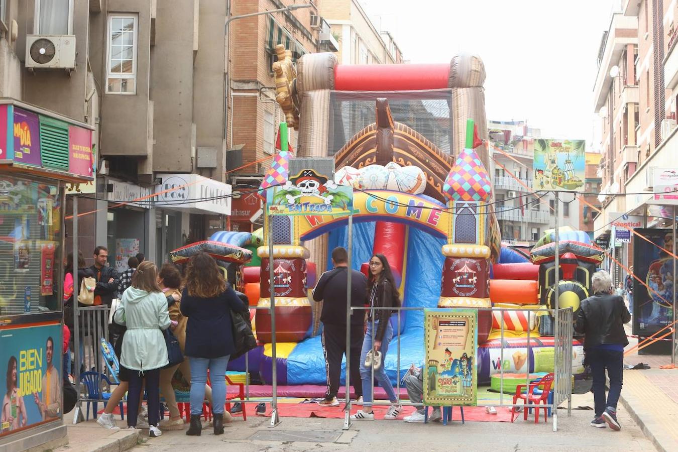 El gran ambiente de la &#039;Viñuela Shopping Hill&#039; de Córdoba, en imágenes