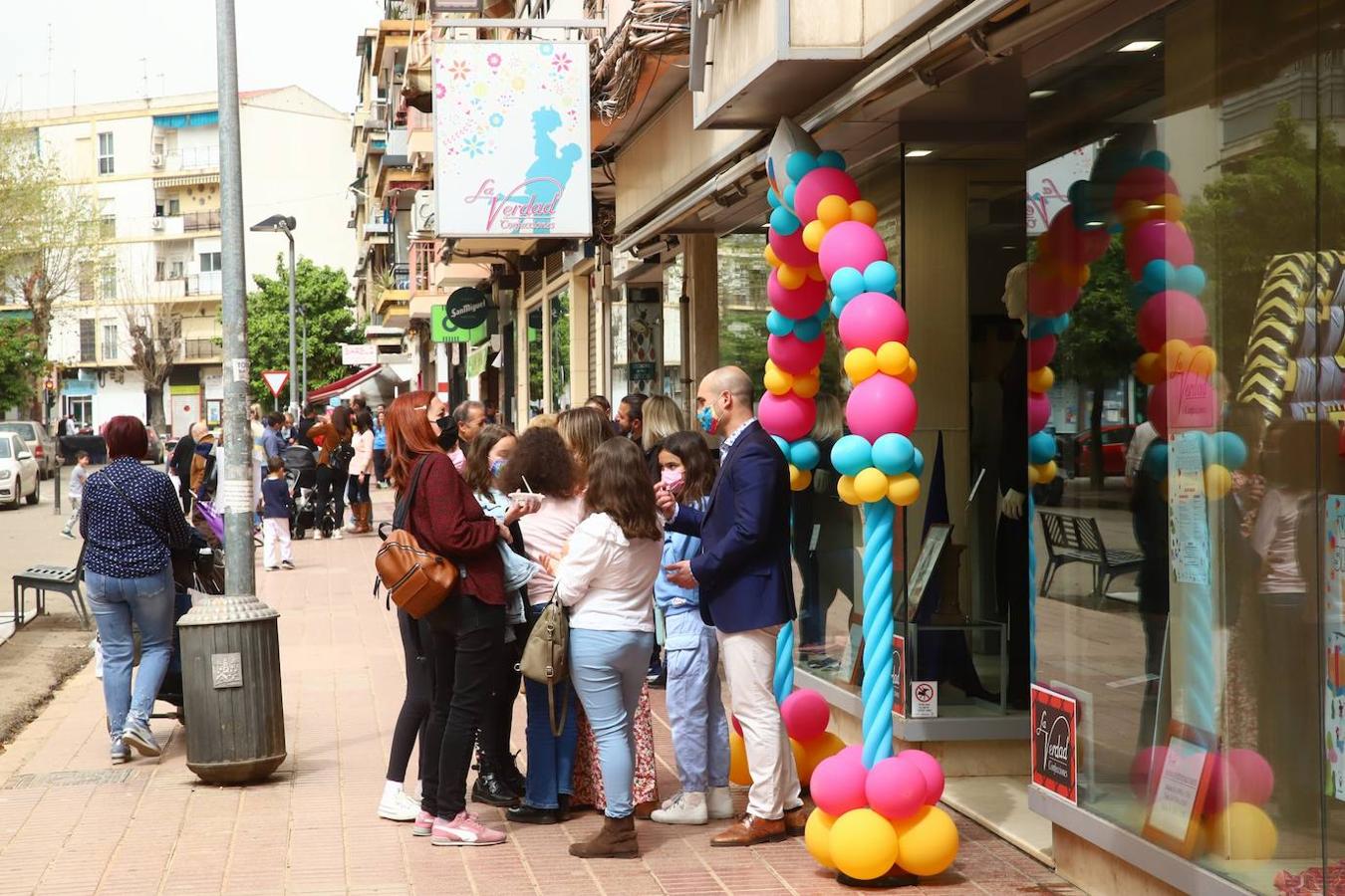 El gran ambiente de la &#039;Viñuela Shopping Hill&#039; de Córdoba, en imágenes