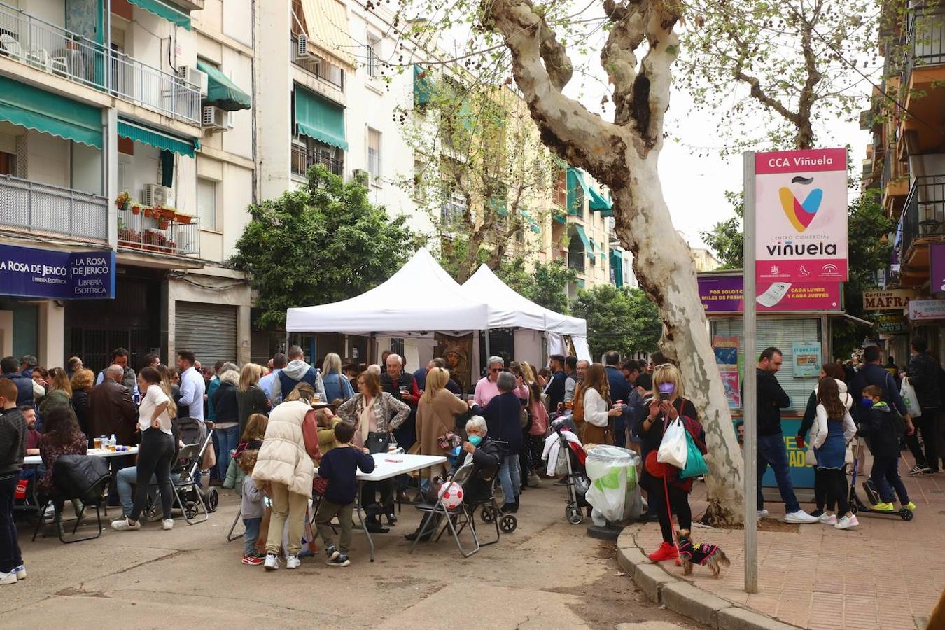 El gran ambiente de la &#039;Viñuela Shopping Hill&#039; de Córdoba, en imágenes