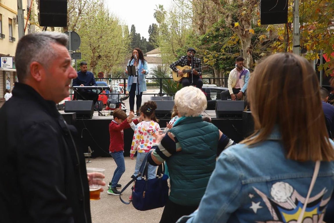 El gran ambiente de la &#039;Viñuela Shopping Hill&#039; de Córdoba, en imágenes
