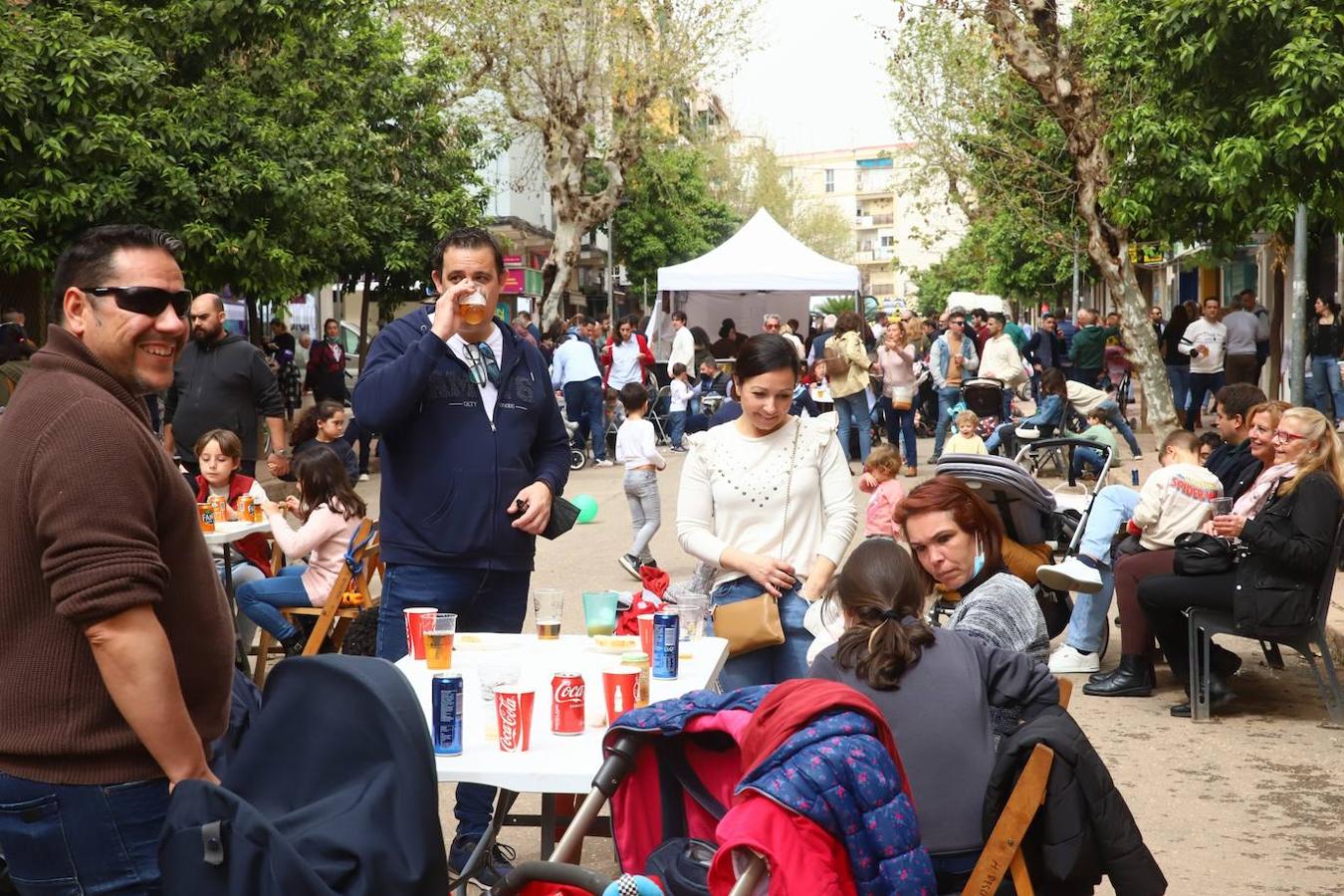 El gran ambiente de la 'Viñuela Shopping Hill' de Córdoba, en imágenes