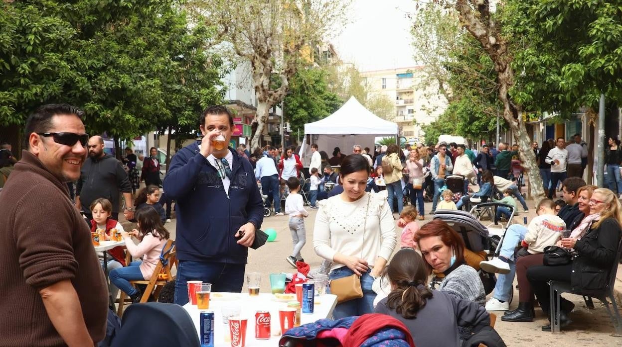 El gran ambiente de la &#039;Viñuela Shopping Hill&#039; de Córdoba, en imágenes