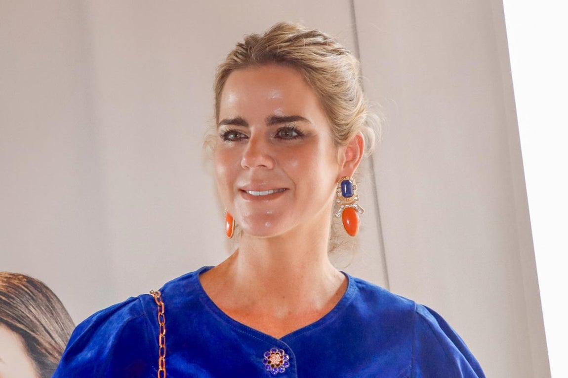 Amelia Bono (41 años). La sorprendente separación de Amelia Bono y Manuel Martos, después de 13 años de matrimonio y cuatro hijos en común, se convirtió en una de las noticias del año. Desde entonces, a la hija de José Bono no se le ha relacionado con nadie más.