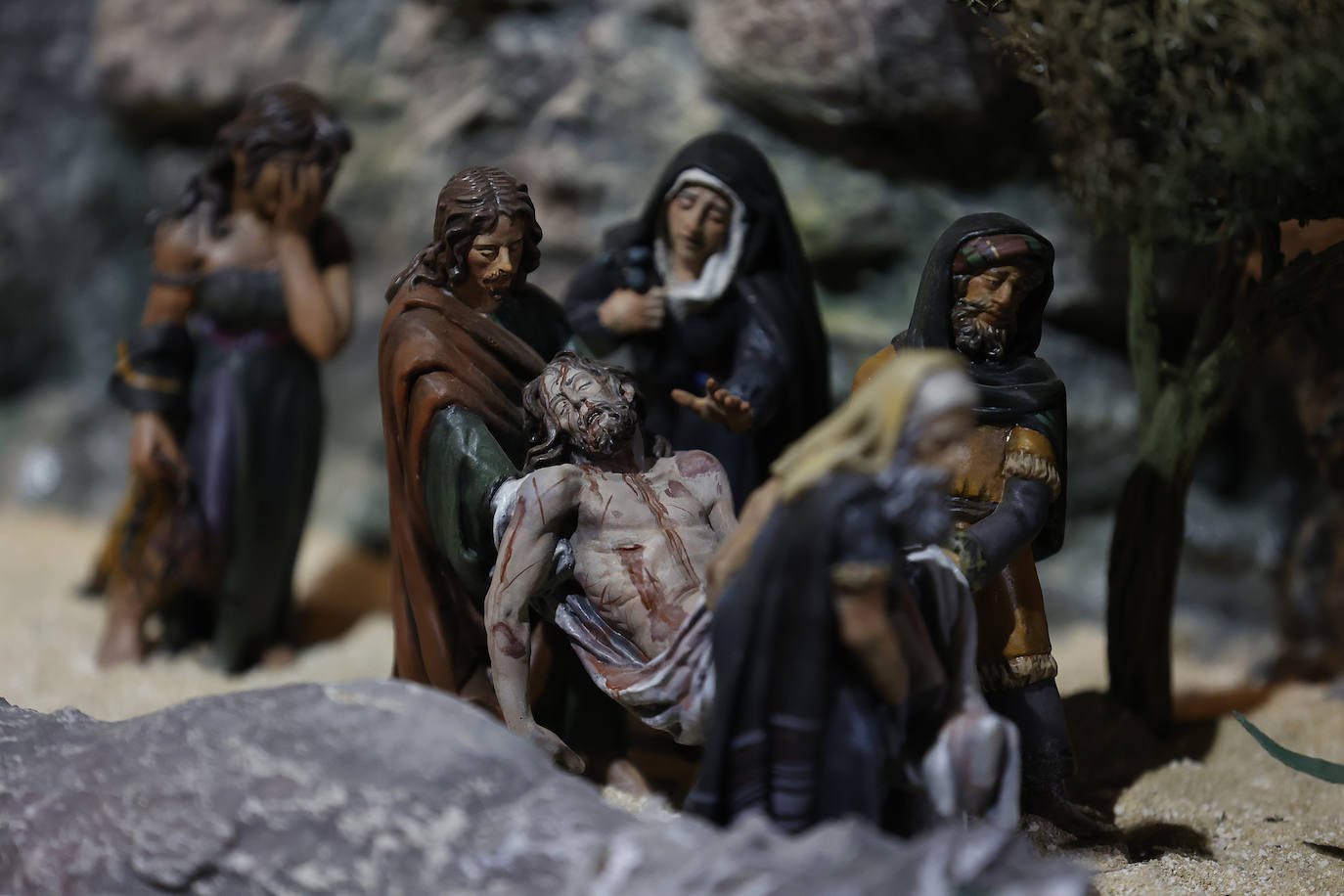 La llamativa Pasión de Cristo en quince dioramas en Zoco Córdoba