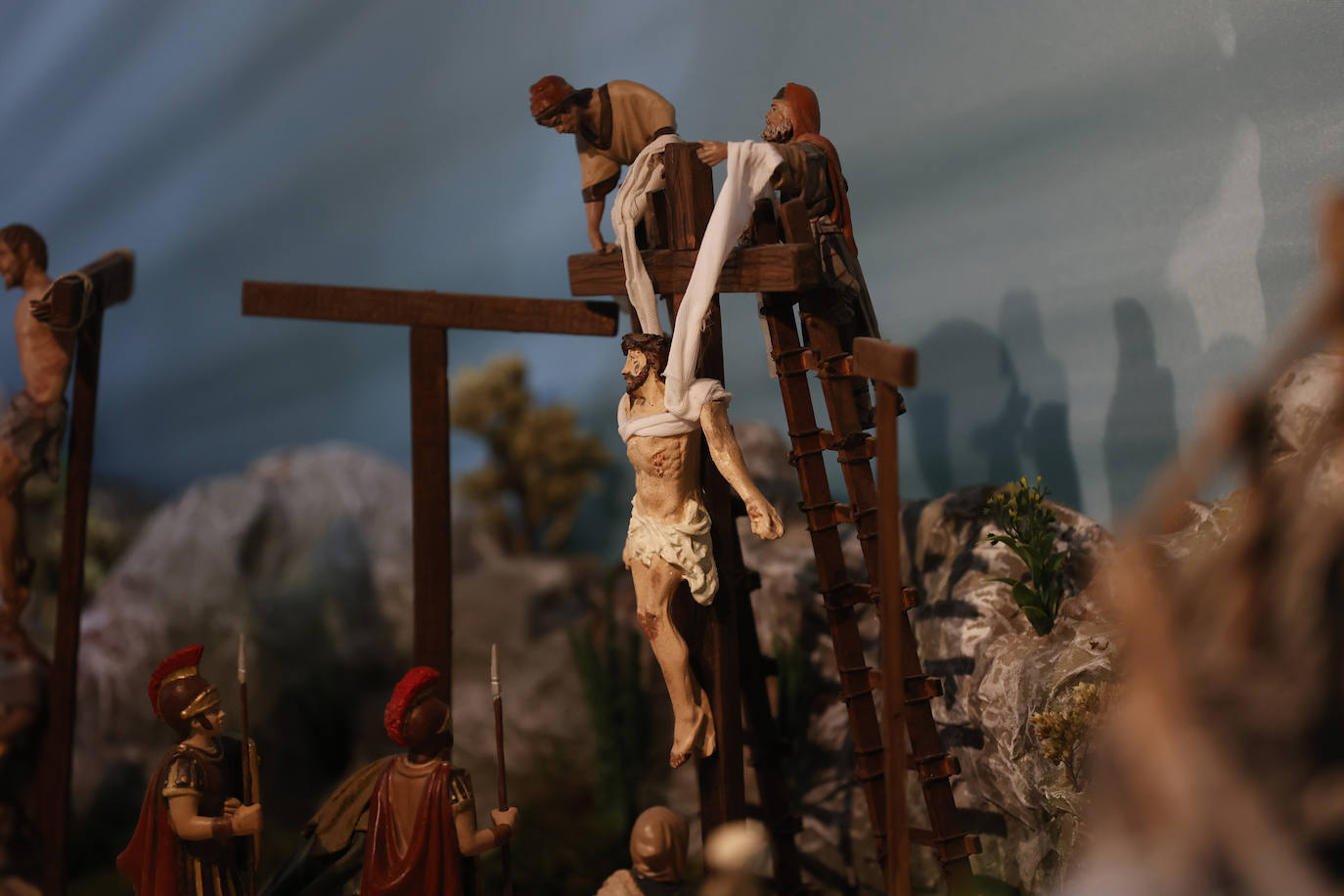 La llamativa Pasión de Cristo en quince dioramas en Zoco Córdoba