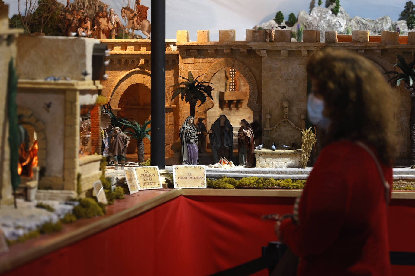 La llamativa Pasión de Cristo en quince dioramas en Zoco Córdoba