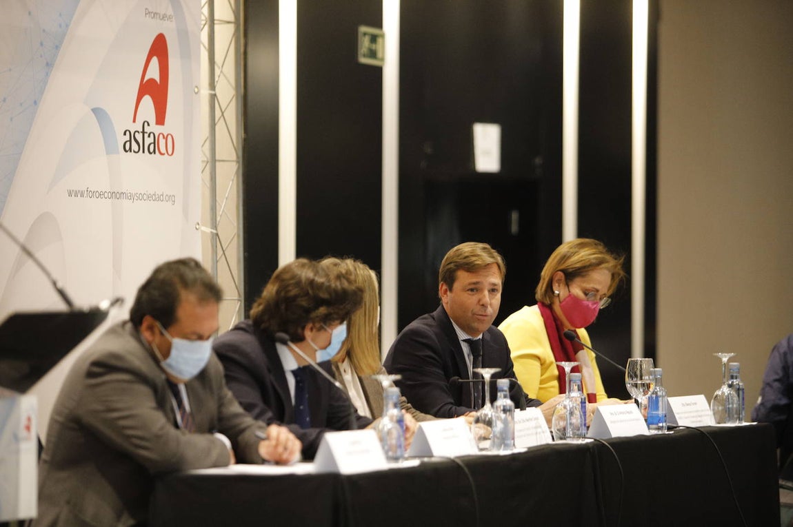 La conferencia de la consejera de Fomento en el foro de Asfaco, en imágenes