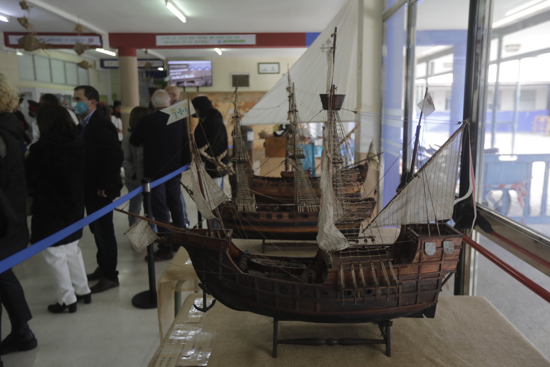 Elcano y Magallanes desembarcan en el IES Fernando Aguilar de Cádiz