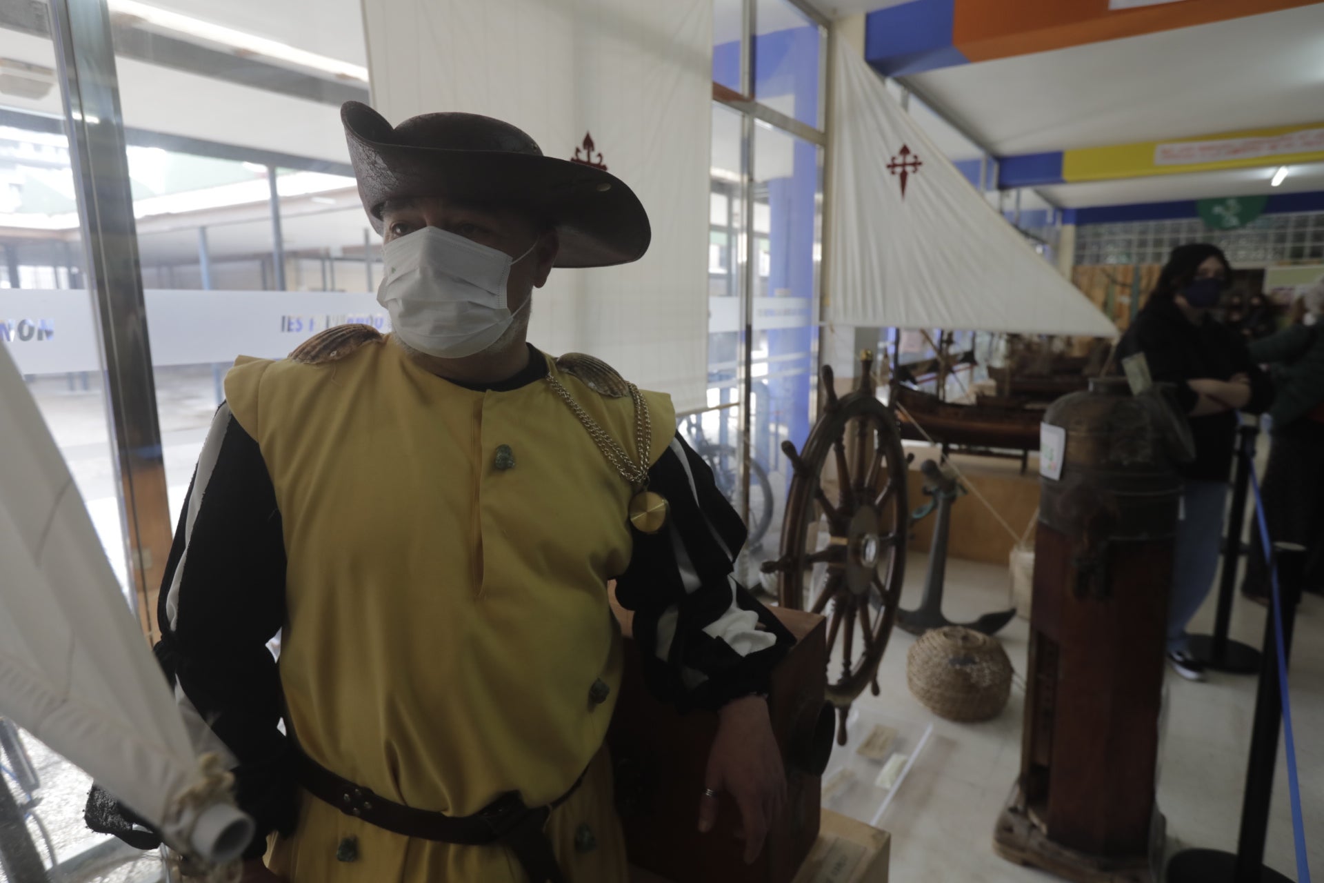 Elcano y Magallanes desembarcan en el IES Fernando Aguilar de Cádiz