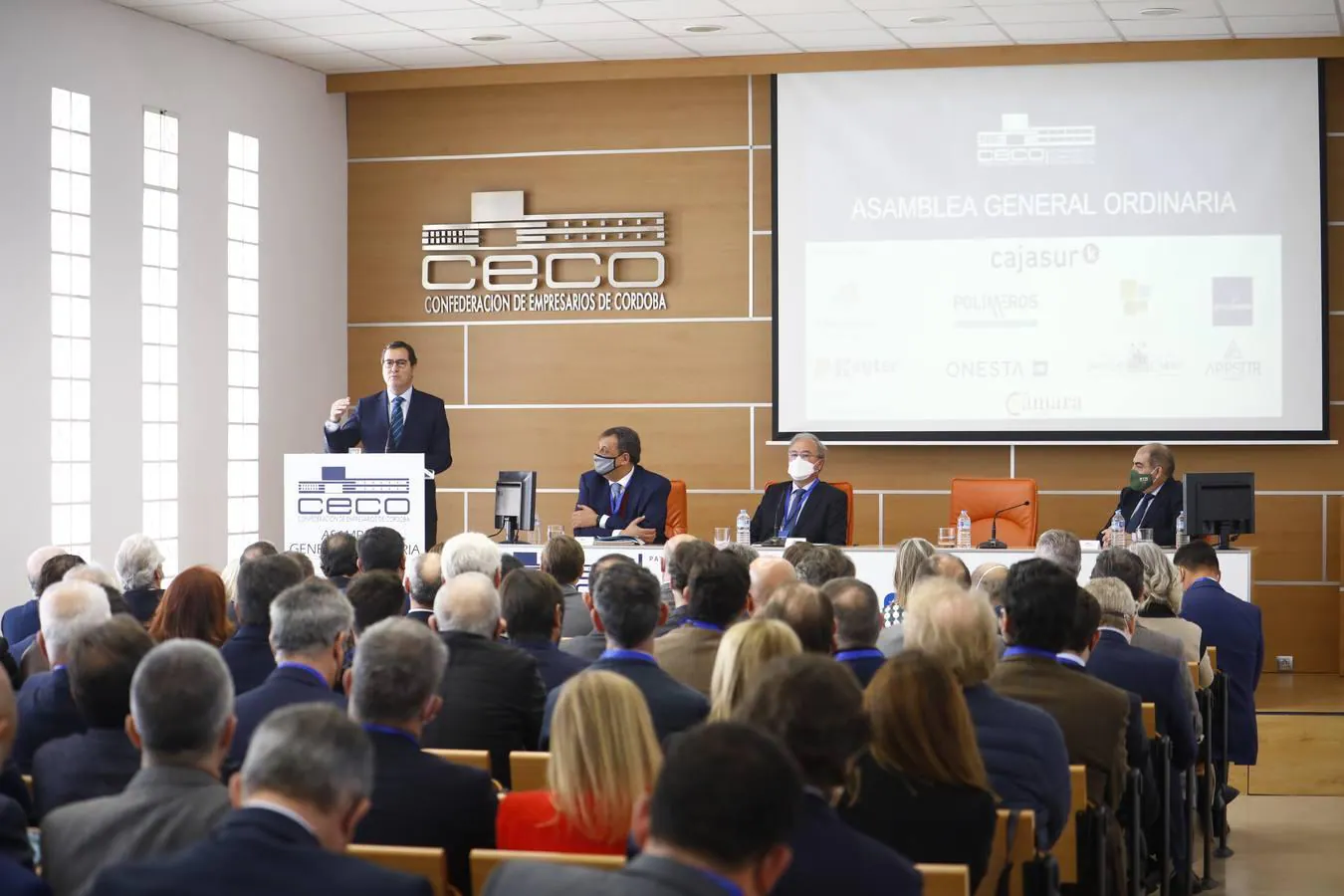 El presidente de la CEOE alerta del peligro de recesión en España «si no se hacen las cosas bien»